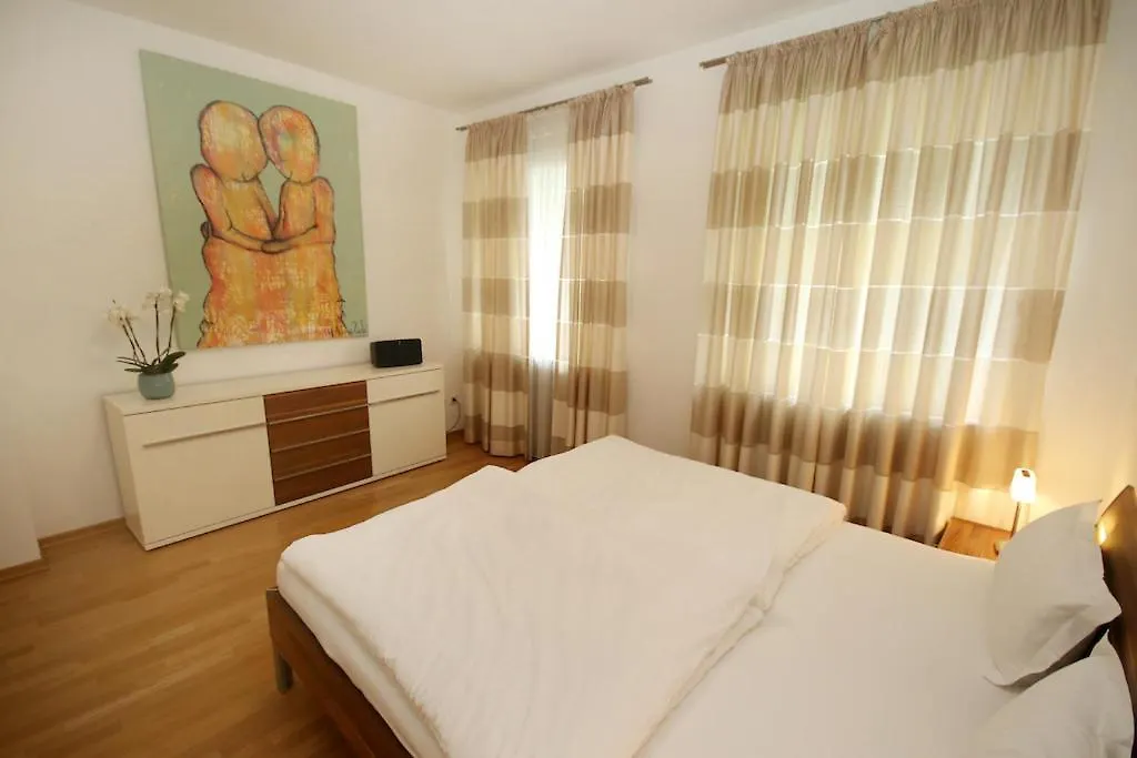 Moebliertes Apartment Im Herzen Von Duesseldorf Německo