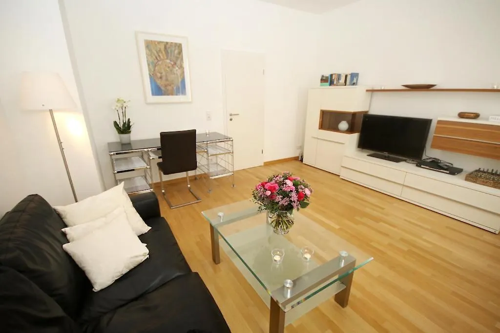 Moebliertes Apartment Im Herzen Von Duesseldorf